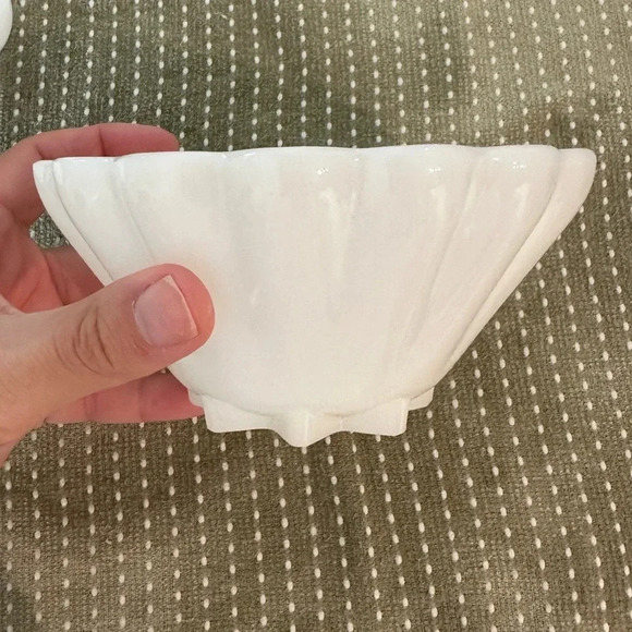 1950’s vintage milk glass bowls - Picture 2 of 3